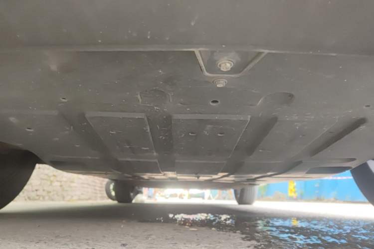 Used NETA V 2021 Long-Range Entertainment Edition Upgrade Model Chassis Front
