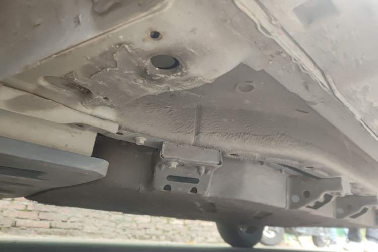 Used NETA V 2021 Long-Range Entertainment Edition Upgrade Model Chassis Front Left