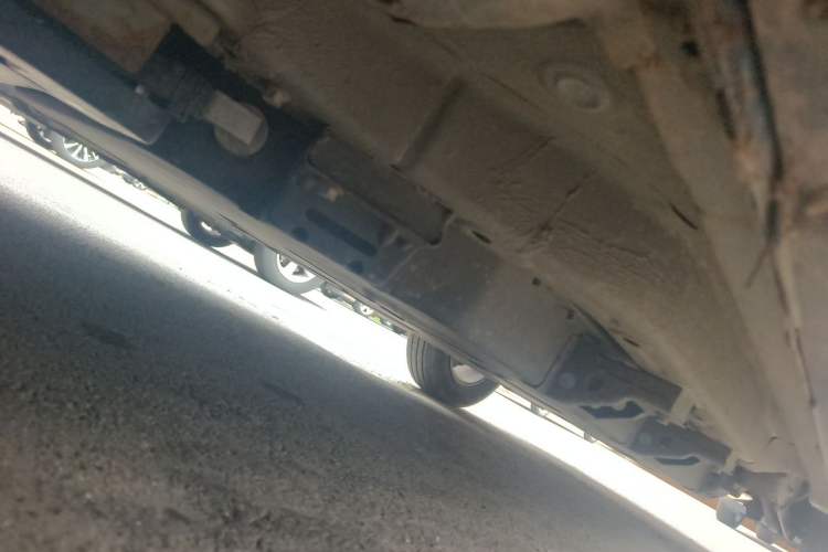 Used NETA V 2021 Long-Range Entertainment Edition Upgrade Model Chassis Front Left