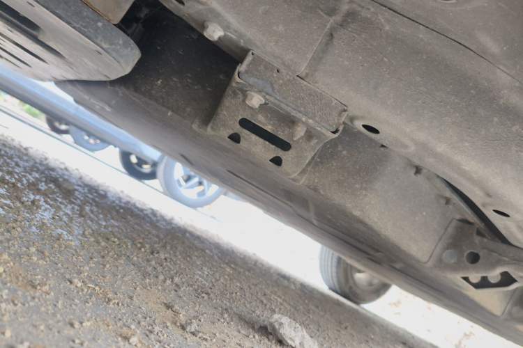 Used NETA V 2021 Standard Range Entertainment Version – Upgraded Model Chassis Front Left