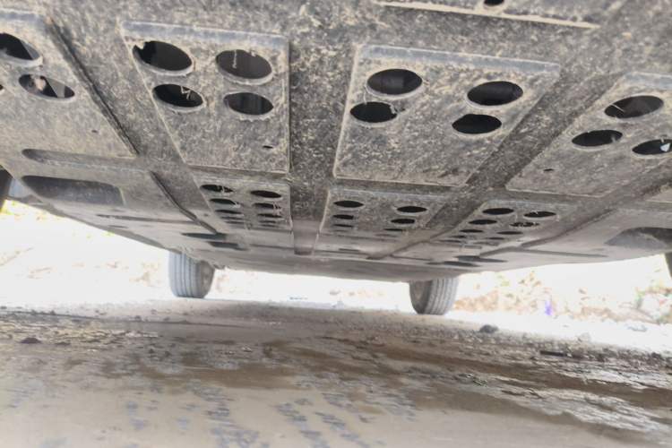 Used NETA V 2021 Standard Range Entertainment Version – Upgraded Model Chassis Front