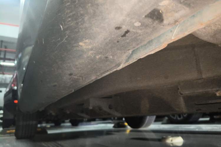Used NETA V 2021 Long-Range Entertainment Edition Upgrade Model Chassis Front Right