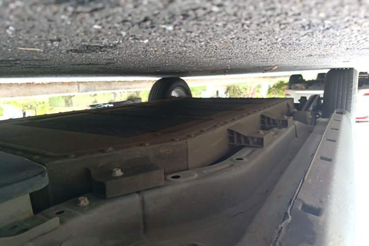 Used NETA V 2021 Standard Range Entertainment Edition Chassis Front Right
