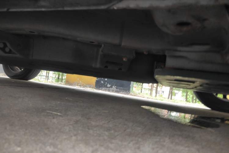 Used NETA V 2021 Long-Range Entertainment Edition Upgrade Model Chassis Front Right