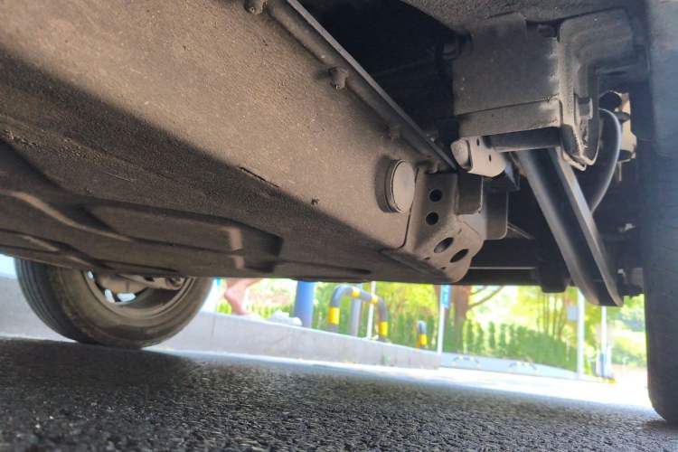 Used NETA V 2021 Long-Range Entertainment Edition Upgrade Model Chassis Rear Left