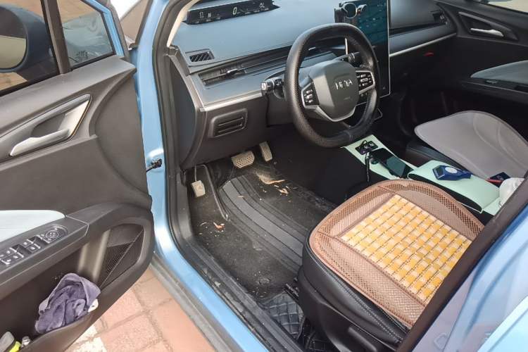 Used NETA V 2021 Long-Range Entertainment Edition Driver Seat