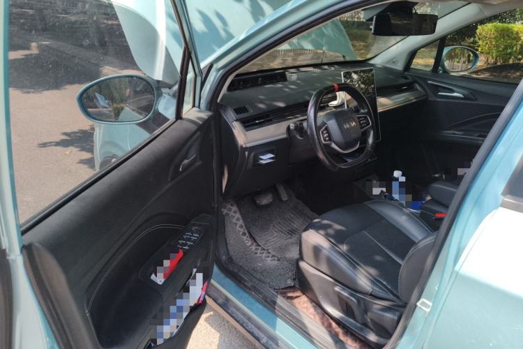 Used NETA V 2021 Long-Range Entertainment Edition Driver Seat