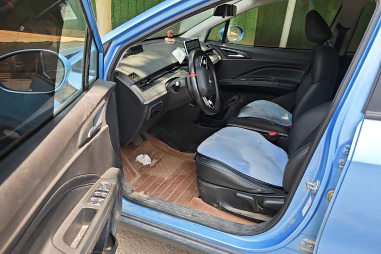 Used NETA V 2021 Long-Range Entertainment Edition Upgrade Model Driver Seat