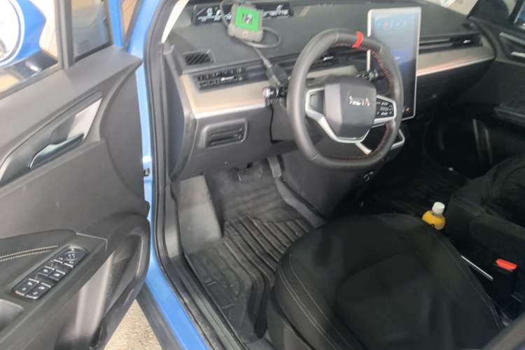 Used NETA V 2021 Standard Range Entertainment Version – Upgraded Model Driver Seat