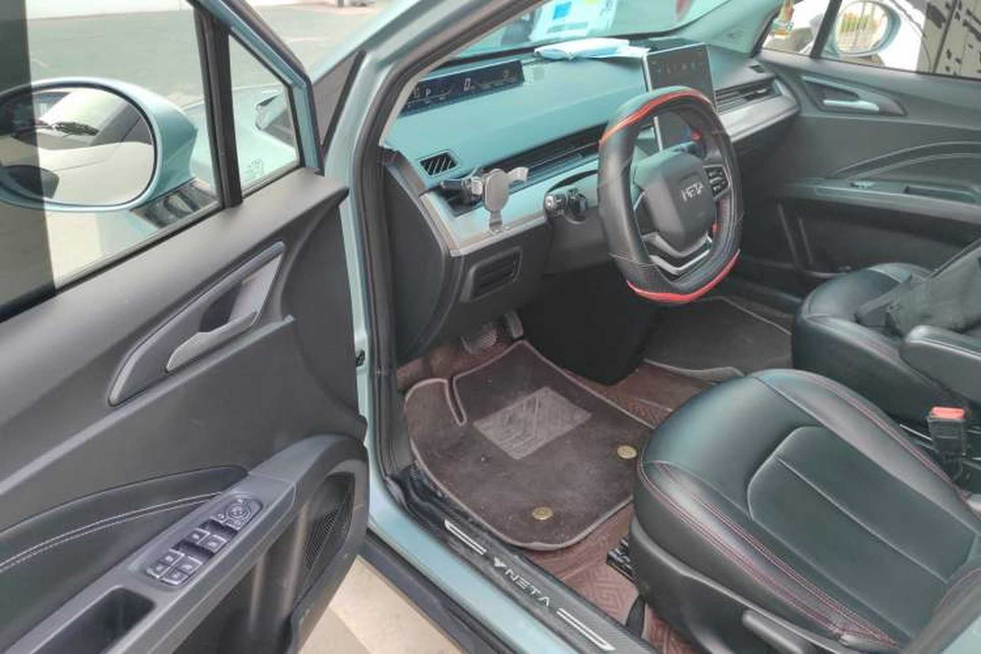 Used NETA V 2021 Standard Range Entertainment Version – Upgraded Model Driver Seat
