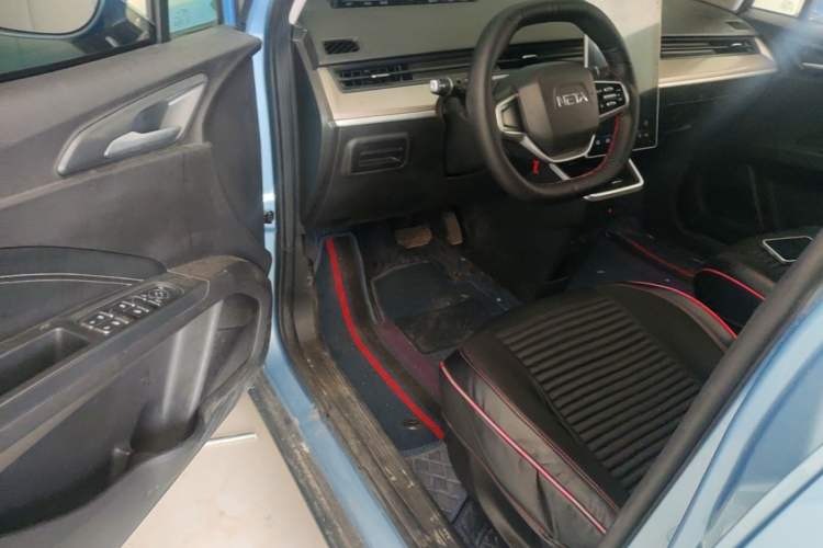 Used NETA V 2021 Standard Range Entertainment Version – Upgraded Model Driver Seat