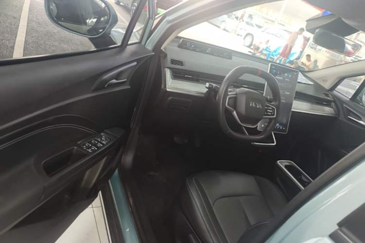 Used NETA V 2021 Standard Range Entertainment Version – Upgraded Model Driver Seat