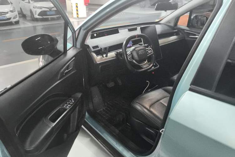 Used NETA V 2021 Long-Range Entertainment Edition Upgrade Model Driver Seat