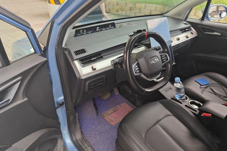 Used NETA V 2021 Long-Range Entertainment Edition Upgrade Model Driver Seat