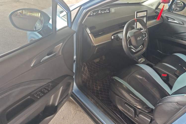 Used NETA V 2021 Standard Range Entertainment Version – Upgraded Model Driver Seat