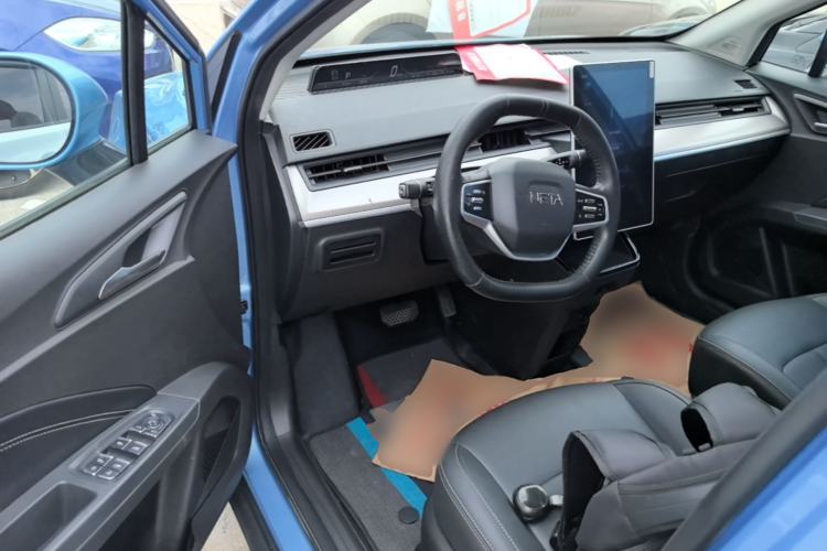 Used NETA V 2021 Long-Range Entertainment Edition Upgrade Model Driver Seat
