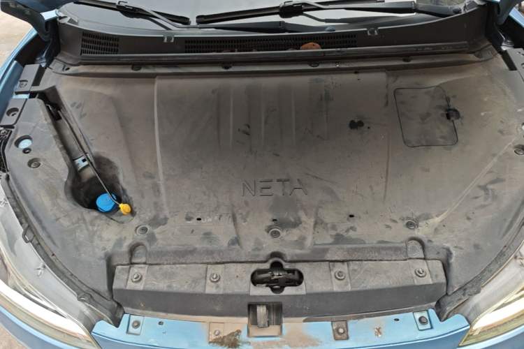 Used NETA V 2021 Long-Range Entertainment Edition Upgrade Model Engine Bay