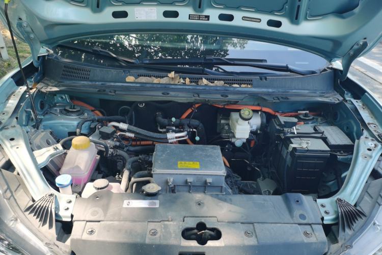 Used NETA V 2021 Long-Range Entertainment Edition Upgrade Model Engine Bay