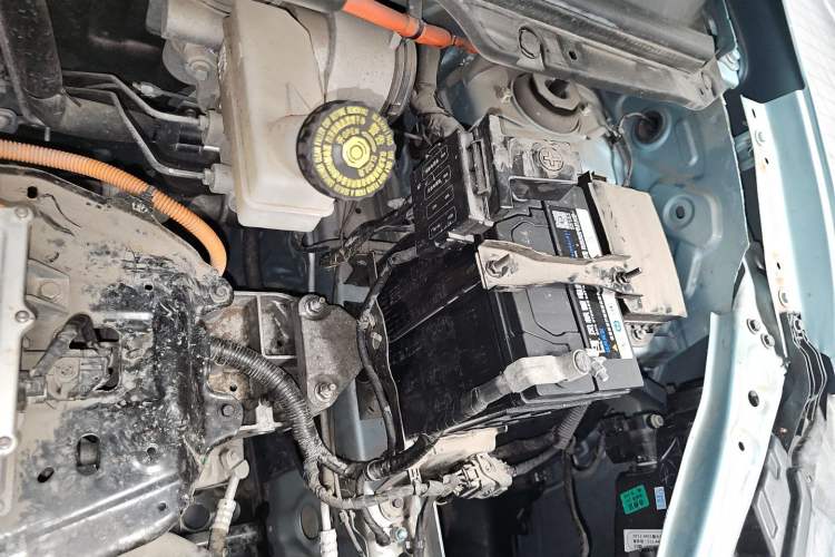 Used NETA V 2021 Standard Range Entertainment Version – Upgraded Model Engine Bay Left
