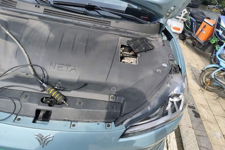 Used NETA V 2021 Long-Range Entertainment Edition Upgrade Model Engine Bay Left