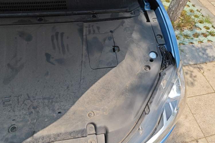 Used NETA V 2021 Standard Range Entertainment Edition Engine Bay Left