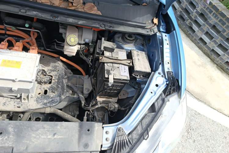 Used NETA V 2021 Standard Range Entertainment Edition Engine Bay Left