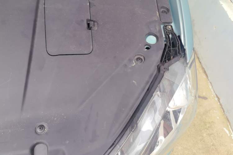 Used NETA V 2021 Standard Range Entertainment Edition Engine Bay Left