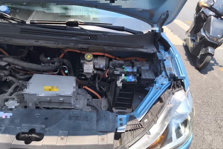 Used NETA V 2021 Long-Range Entertainment Edition Upgrade Model Engine Bay Left