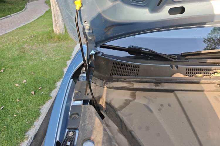 Used NETA V 2021 Standard Range Entertainment Version – Upgraded Model Engine Bay Right