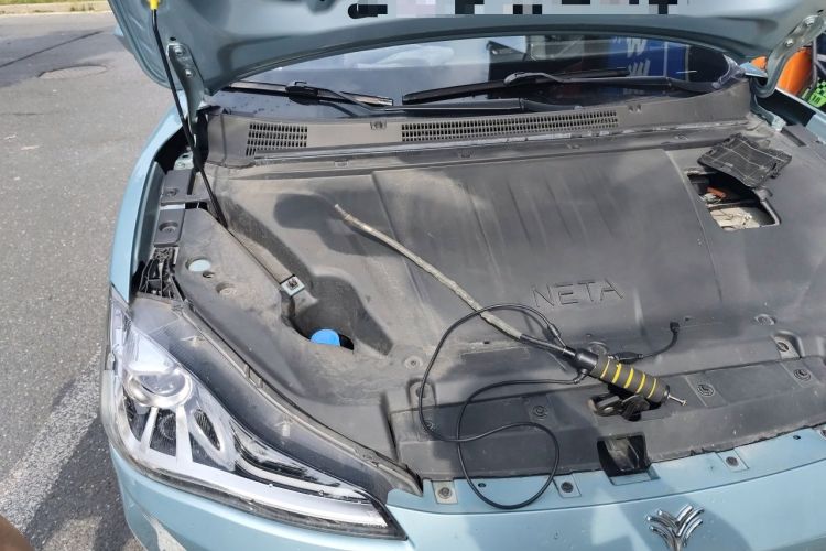 Used NETA V 2021 Long-Range Entertainment Edition Upgrade Model Engine Bay Right