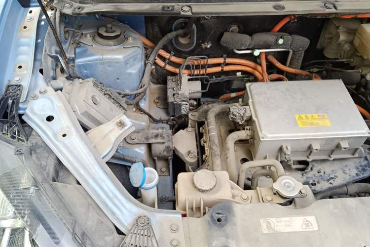 Used NETA V 2021 Long-Range Entertainment Edition Upgrade Model Engine Bay Right