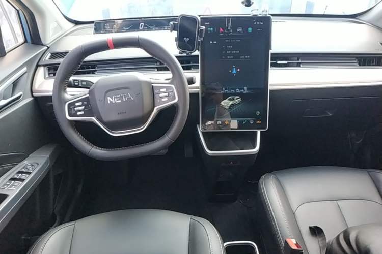 Used NETA V 2021 Standard Range Entertainment Version – Upgraded Model Gear Lever
