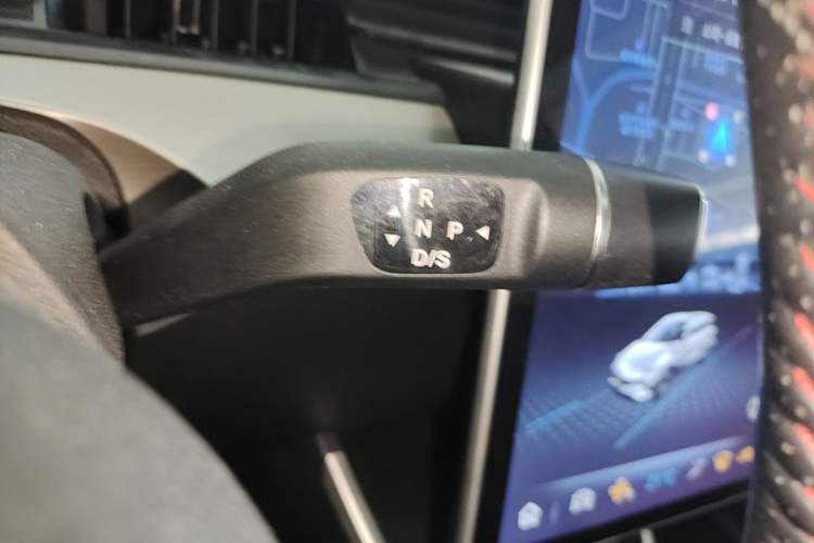 Used NETA V 2021 Standard Range Entertainment Edition Gear Lever