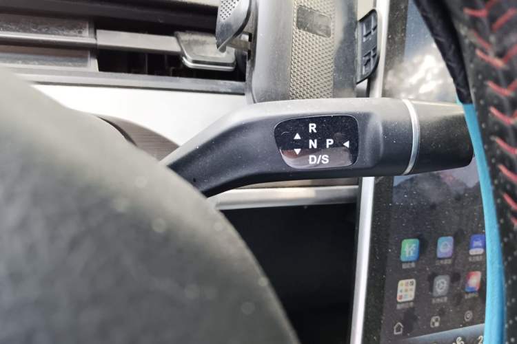 Used NETA V 2021 Long-Range Entertainment Edition Upgrade Model Gear Lever