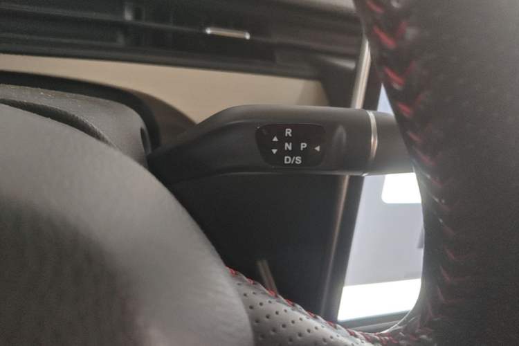 Used NETA V 2021 Standard Range Upgrade Model Gear Lever
