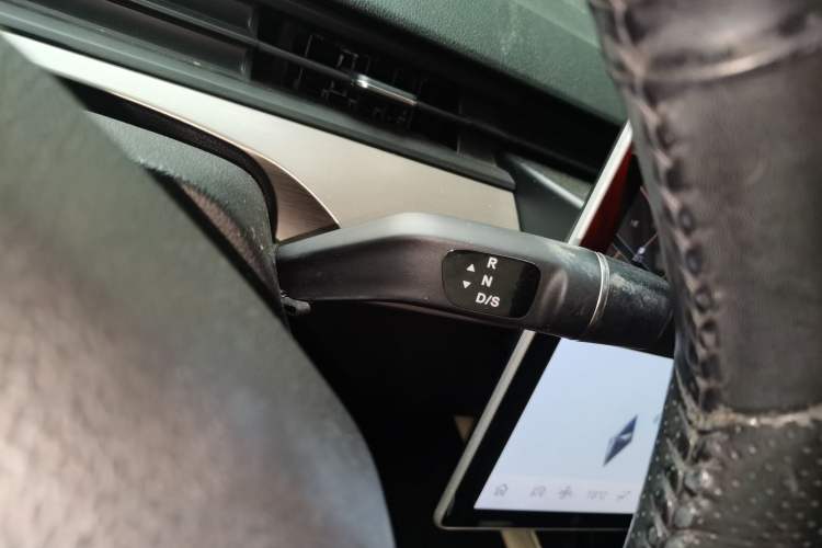 Used NETA V 2021 Standard Range Entertainment Edition Gear Lever