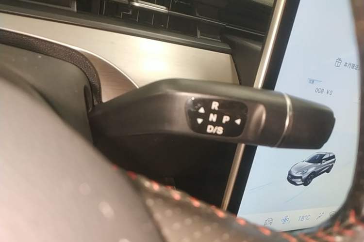 Used NETA V 2021 Long-Range Smart Edition Gear Lever