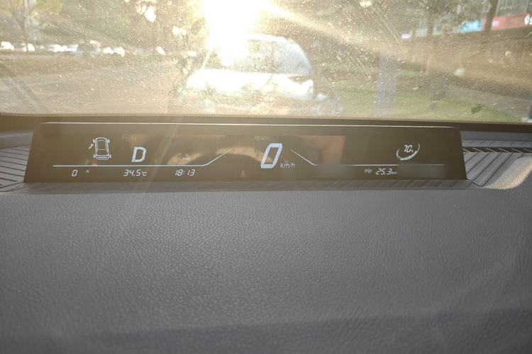 Used NETA V 2021 Standard Range Entertainment Version – Upgraded Model Instrument Cluster