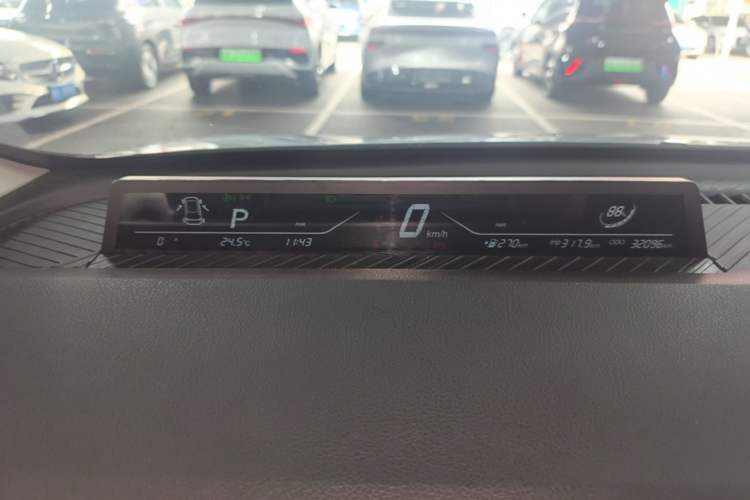Used NETA V 2021 Standard Range Entertainment Version – Upgraded Model Instrument Cluster