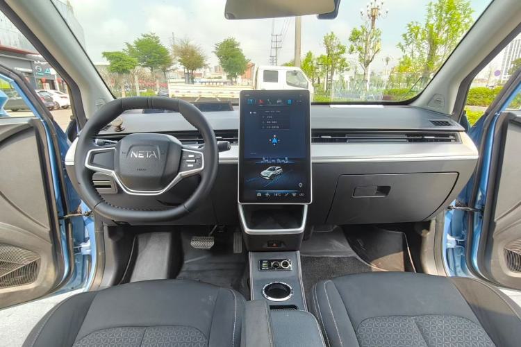 Used NETA V 2021 Standard Range Entertainment Version – Upgraded Model Interior 1
