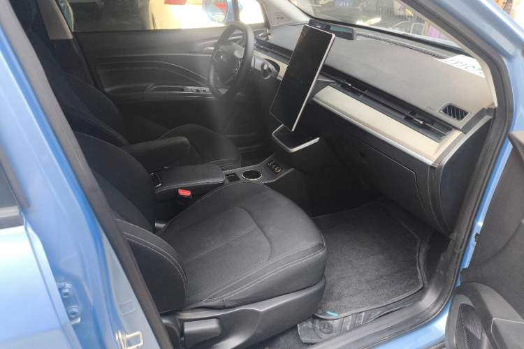 Used NETA V 2021 Standard Range Entertainment Version – Upgraded Model Interior 11