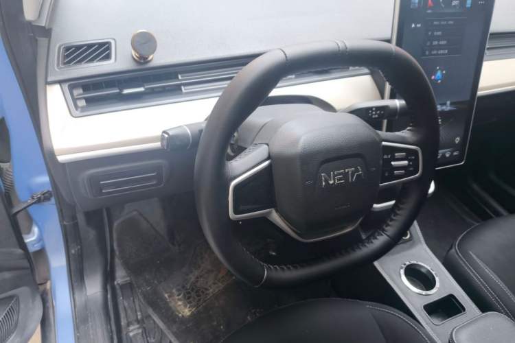 Used NETA V 2021 Standard Range Entertainment Version – Upgraded Model Interior 2