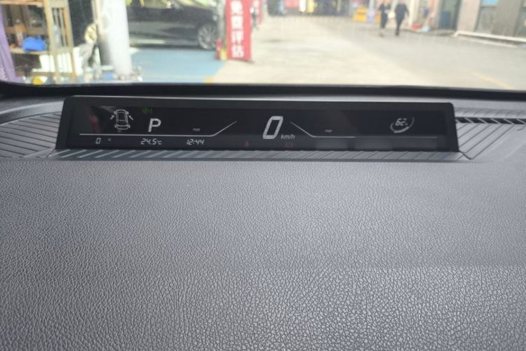 Used NETA V 2021 Standard Range Entertainment Version – Upgraded Model Interior 5