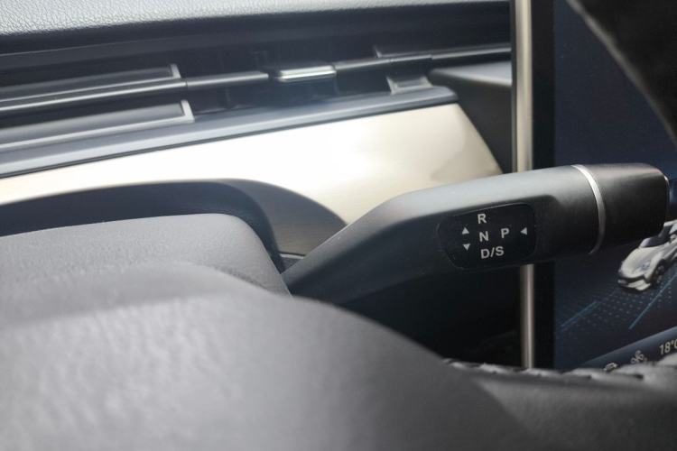 Used NETA V 2021 Standard Range Entertainment Version – Upgraded Model Interior 6