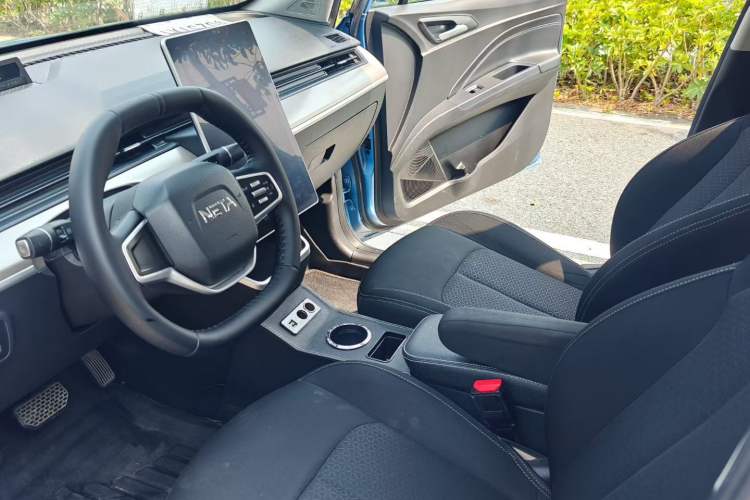 Used NETA V 2021 Standard Range Entertainment Version – Upgraded Model Interior 8