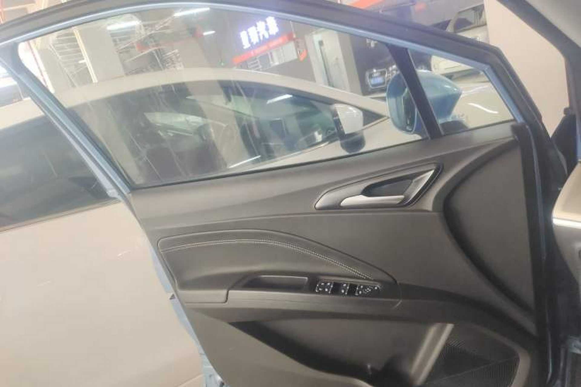 Used NETA V 2021 Long-Range Entertainment Edition Upgrade Model Left Front Door Interior