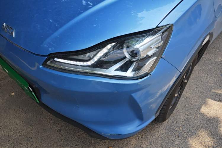 Used NETA V 2021 Long-Range Entertainment Edition Upgrade Model Left Front Headlight