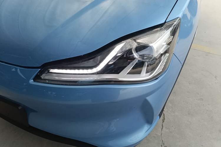 Used NETA V 2021 Standard Range Entertainment Version – Upgraded Model Left Front Headlight