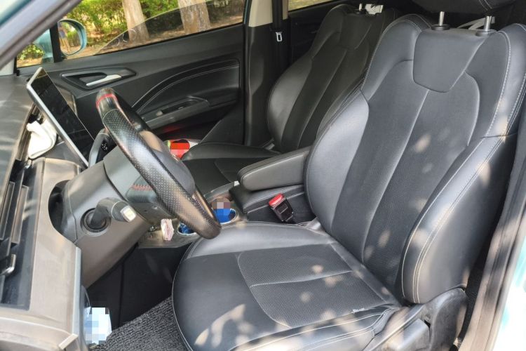 Used NETA V 2021 Long-Range Entertainment Edition Left Front Seat