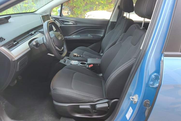 Used NETA V 2021 Standard Range Entertainment Version – Upgraded Model Left Front Seat